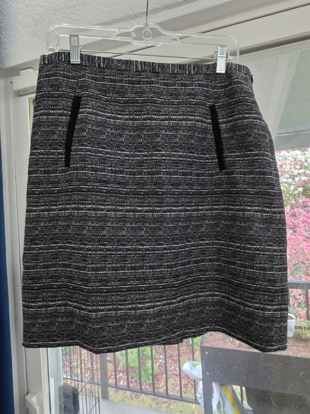 LOFT Classic Black & Gray Textured Pencil Skirt Size 10